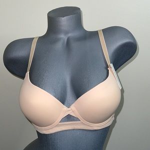 Push Up Light Padded Demi T- Shirt Bra. NWT